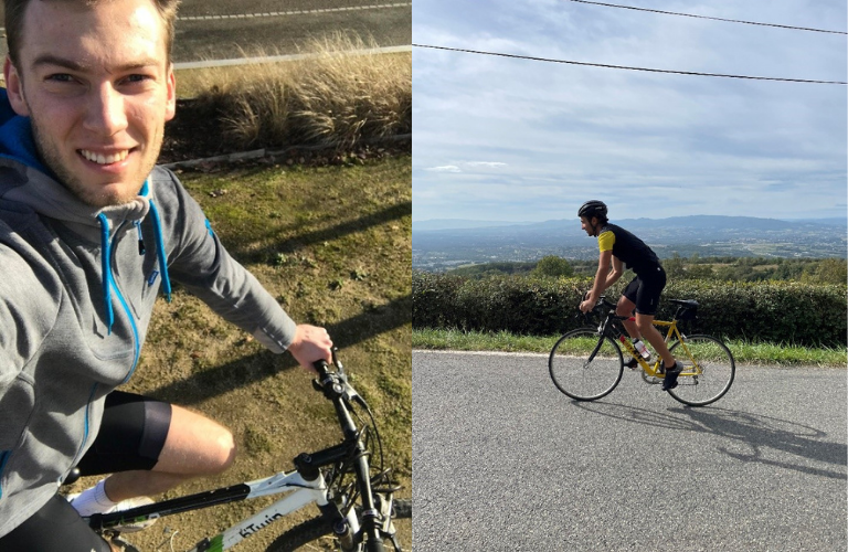 Velo tour pour le Geres Deux sportifs à vélo faisant le tour d'Europe pour le Geres